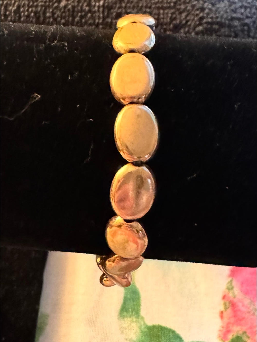 Vintage gold tone oval stretch bead bracelet